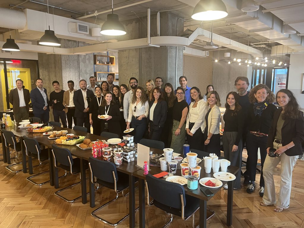 Office-employee_breakfast1